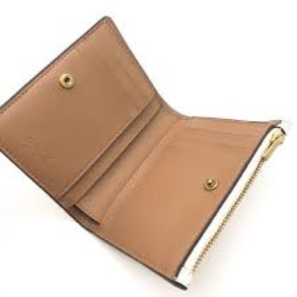 NWT Coach Bifold Snap Wallet with Horse and Carriage Print - Picture 2 of 10